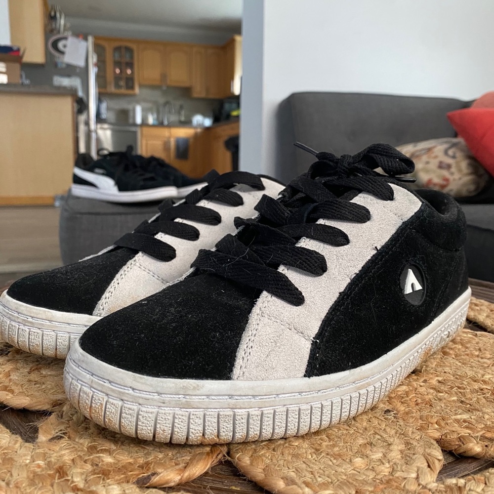 Airwalk Suede Skate and Leisure Shoes - M 7.5/W9